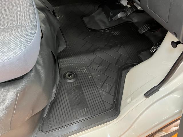 ハイゼットカーゴ スペシャル　５段マニュアルシフト　両側スライドドア　ラジオ　エアコン　光軸調整ダイヤル（23枚目）