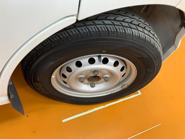 ハイゼットカーゴ スペシャル　５段マニュアルシフト　両側スライドドア　ラジオ　エアコン　光軸調整ダイヤル（24枚目）