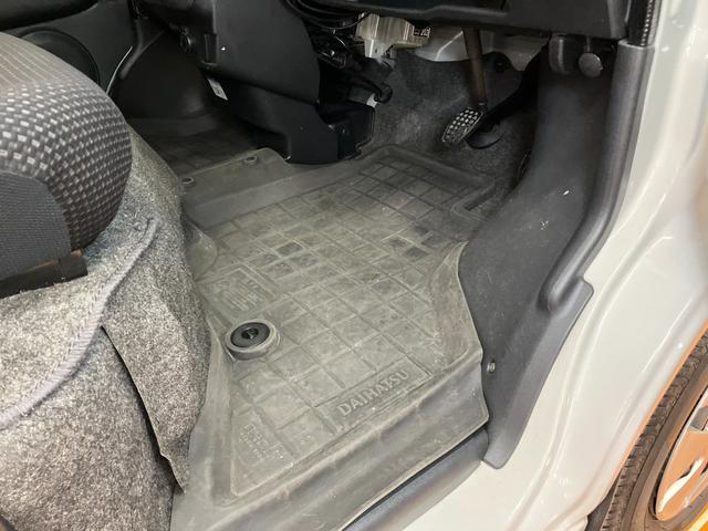 ハイゼットカーゴ クルーズターボＳＡＩＩＩ　サポカーＳワイド適合　ドラレコ　両側スライドドア　Ｂカメラ　ナビ　エアコン　ＵＳＢ接続端子　アイドリングストップ　オートハイビーム　電動格納ミラー　パワーウインドウ　ＥＴＣ　キーレス（23枚目）