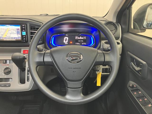 ミライース Ｘ　ＳＡＩＩＩ　サポカーＳワイド適合　エアコン　Ｂカメラ　コーナーセンサー　光軸調整ダイヤル　オートハイビーム　アイドリングストップ　横滑り防止機能　誤発進抑制機能　電動格納ミラー　パワーウインドウ　キーレス（13枚目）