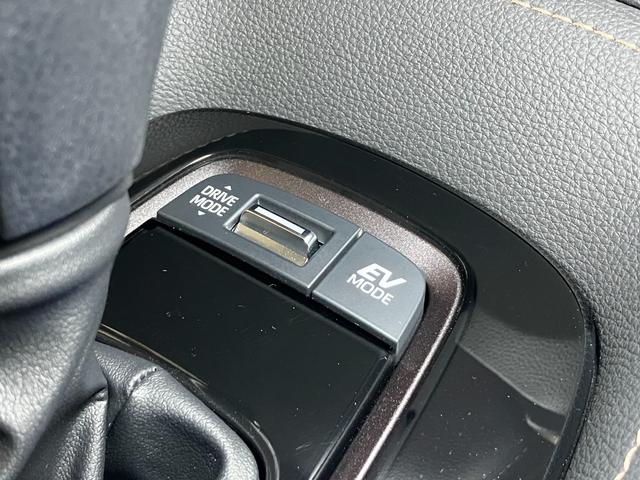 カローラ ハイブリッド　ダブルバイビー　衝突被害軽減ブレーキシステム　レーダークルーズコントロール　ステアリングスイッチ　シートヒーター　電動パーキングブレーキ　ドライブモード切り替えスイッチ　ＳＯＳスイッチ　ＥＴＣ　キーフリー（20枚目）