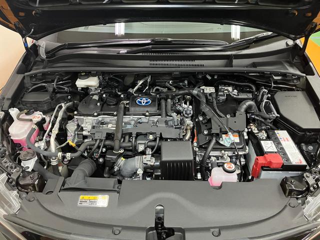 カローラ ハイブリッド　ダブルバイビー　衝突被害軽減ブレーキシステム　レーダークルーズコントロール　ステアリングスイッチ　シートヒーター　電動パーキングブレーキ　ドライブモード切り替えスイッチ　ＳＯＳスイッチ　ＥＴＣ　キーフリー（30枚目）