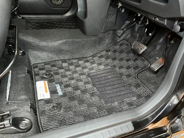 ムーヴ カスタム　ＲＳ　ＳＡ　スマアシ　Ｂカメラ　ステアリングスイッチ　オートエアコン　Ｐスタート　エコアイドル　横滑り防止機能　誤発進抑制機能　電動格納ミラー　キーフリー（22枚目）