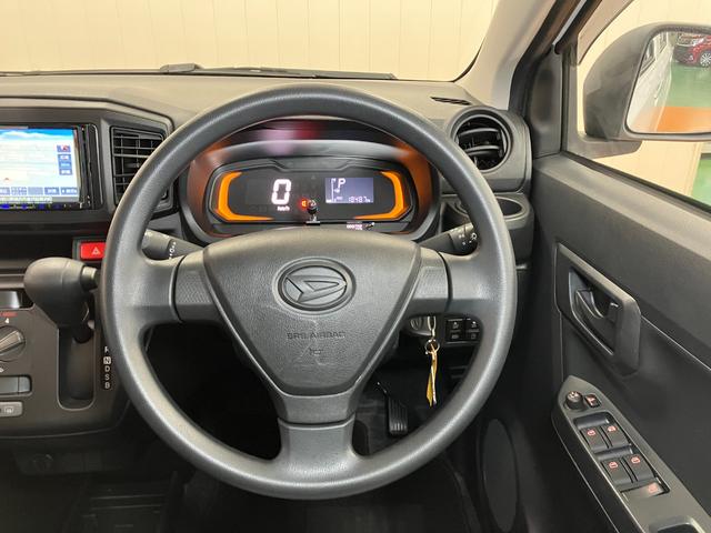 ミライース L SAIII サポカーSワイド適合 エアコン Bカメラ コーナーセンサー 光軸調整ダイヤル オートハイビーム アイドリングストップ 横滑り防止機能 誤発進抑制機能 電動格納ミラー パワーウインドウ キーレス(13枚目)