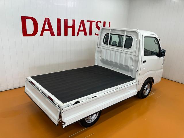 ハイゼットトラック スタンダード サポカーSワイド適合 三方開 ゴムマット ラジオ オートエアコン 光軸調整ダイヤル コーナーセンサー アイドリングストップ 横滑り防止機能 誤発進抑制機能 アクセサリーソケット(10枚目)