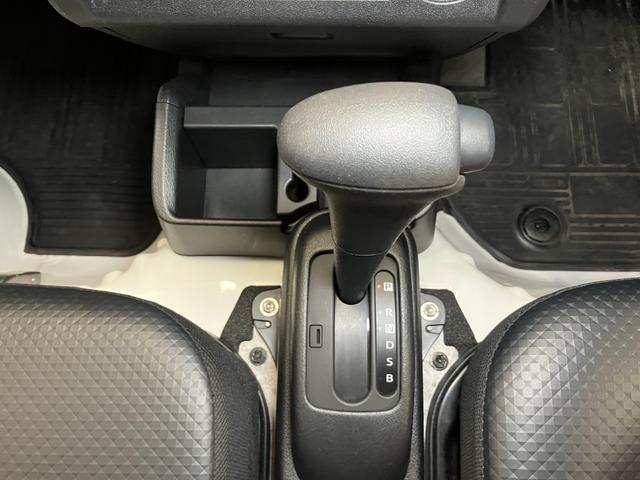 ハイゼットトラック スタンダード サポカーSワイド適合 三方開 ゴムマット ラジオ オートエアコン 光軸調整ダイヤル コーナーセンサー アイドリングストップ 横滑り防止機能 誤発進抑制機能 アクセサリーソケット(16枚目)