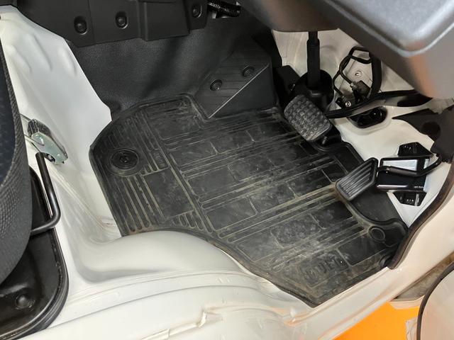 ハイゼットトラック スタンダード サポカーSワイド適合 三方開 ゴムマット ラジオ オートエアコン 光軸調整ダイヤル コーナーセンサー アイドリングストップ 横滑り防止機能 誤発進抑制機能 アクセサリーソケット(19枚目)