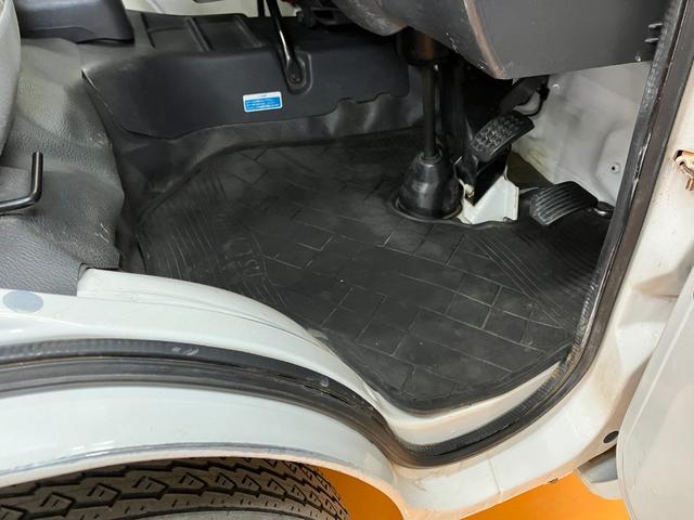 ハイゼットトラック エアコン・パワステ スペシャル 4WD 三方開 エアコン ラジオ パワーステアリング(22枚目)