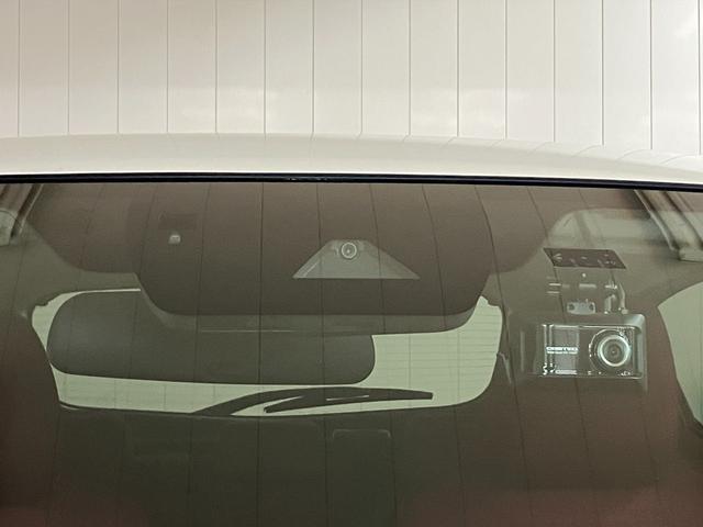 デミオ 15Sノーブルクリムゾン 衝突被害軽減ブレーキシステム ドラレコ 全周囲カメラ クルーズコントロール ステアリングスイッチ シートヒーター USB接続端子 ヘッドアップディスプレイ ETC コーナーセンサー キーフリー(28枚目)