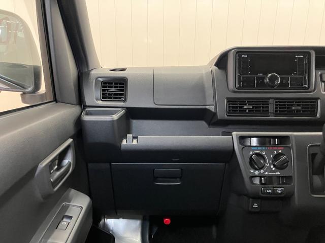 ハイゼットカーゴ DX サポカーSワイド適合 ラジオ エアコン アクセサリーソケット コーナーセンサー アイドリングストップ 光軸調整ダイヤル 横滑り防止機能 誤発進抑制機能 パワーウインドウ キーレス(12枚目)