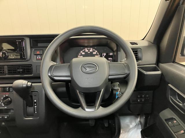 ハイゼットカーゴ DX サポカーSワイド適合 ラジオ エアコン アクセサリーソケット コーナーセンサー アイドリングストップ 光軸調整ダイヤル 横滑り防止機能 誤発進抑制機能 パワーウインドウ キーレス(14枚目)