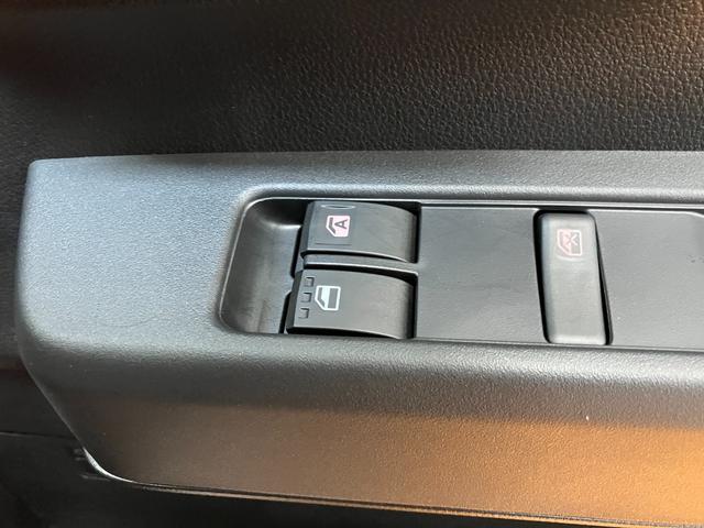 ハイゼットカーゴ DX サポカーSワイド適合 ラジオ エアコン アクセサリーソケット コーナーセンサー アイドリングストップ 光軸調整ダイヤル 横滑り防止機能 誤発進抑制機能 パワーウインドウ キーレス(17枚目)