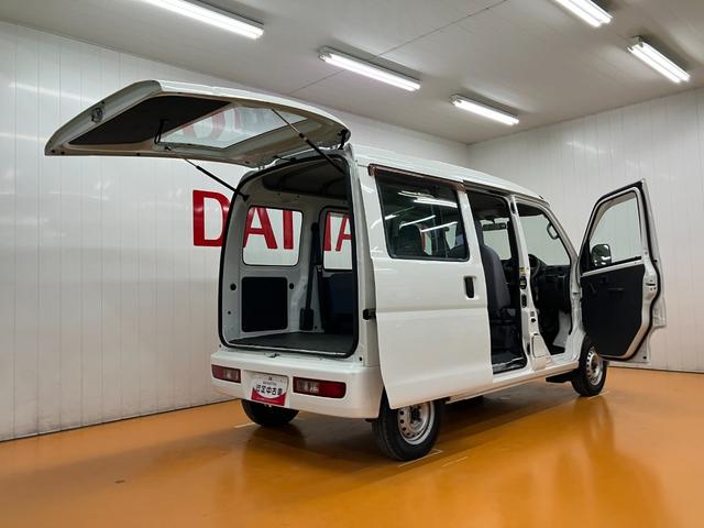 ハイゼットカーゴ スペシャル　両側スライドドア　ラジオ　エアコン　リアウィンドウデフォッガー　光軸調整ダイヤル　エアバッグ　パワーステアリング（10枚目）