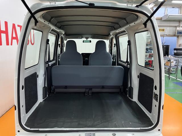 ハイゼットカーゴ スペシャル　両側スライドドア　ラジオ　エアコン　リアウィンドウデフォッガー　光軸調整ダイヤル　エアバッグ　パワーステアリング（11枚目）