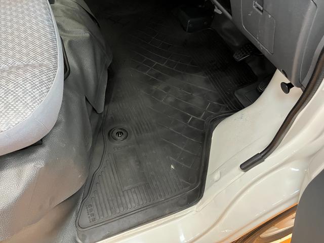 ハイゼットカーゴ スペシャル　両側スライドドア　ラジオ　エアコン　リアウィンドウデフォッガー　光軸調整ダイヤル　エアバッグ　パワーステアリング（20枚目）