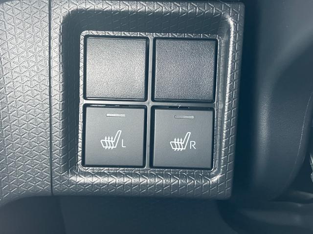 タント カスタムＲＳ　サポカーＳワイド適合　ミラクルオープンドア　両側オートスライドドア　パノラマモニター対応　電動パーキングブレーキ　ステアリングスイッチ　シートヒーター　オートエアコン　コーナーセンサー　キーフリー（19枚目）