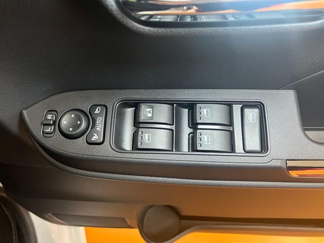 タント カスタムＲＳ　サポカーＳワイド適合　ミラクルオープンドア　両側オートスライドドア　パノラマモニター対応　電動パーキングブレーキ　ステアリングスイッチ　シートヒーター　オートエアコン　コーナーセンサー　キーフリー（20枚目）