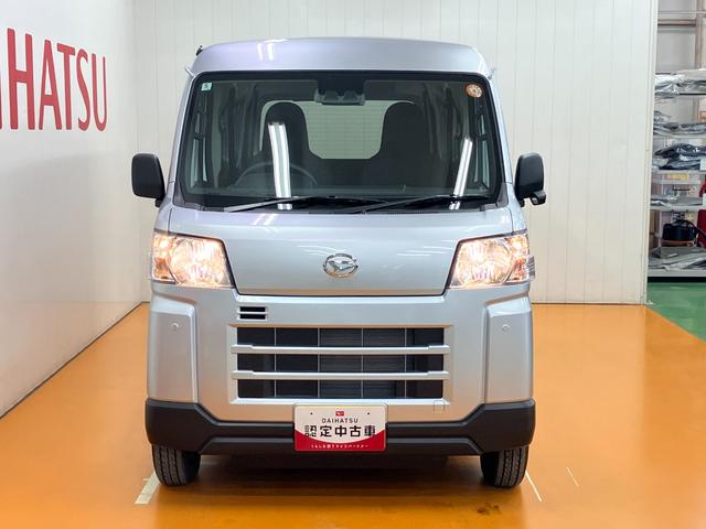 ハイゼットカーゴ ＤＸ　サポカーＳワイド適合　ラジオ　エアコン　アクセサリーソケット　コーナーセンサー　アイドリングストップ　光軸調整ダイヤル　横滑り防止機能　誤発進抑制機能　パワーウインドウ　キーレス（4枚目）