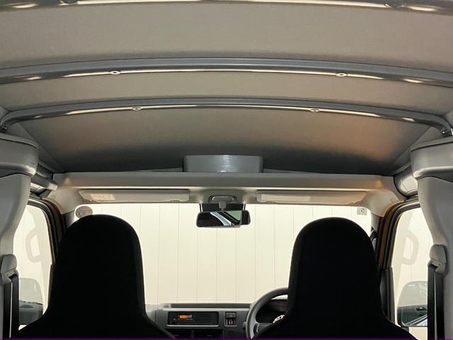 ハイゼットカーゴ ＤＸ　サポカーＳワイド適合　ラジオ　エアコン　アクセサリーソケット　コーナーセンサー　アイドリングストップ　光軸調整ダイヤル　横滑り防止機能　誤発進抑制機能　パワーウインドウ　キーレス（21枚目）