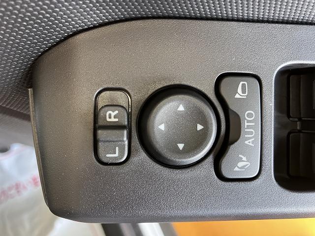 タフト Ｘ　サポカーＳワイド適合　スカイフィールトップ　Ｂカメラ　ステアリングスイッチ　オートエアコン　電動パーキングブレーキ　Ｐスタート　コーナーセンサー　アイドリングストップ　オートハイビーム　キーフリー（20枚目）