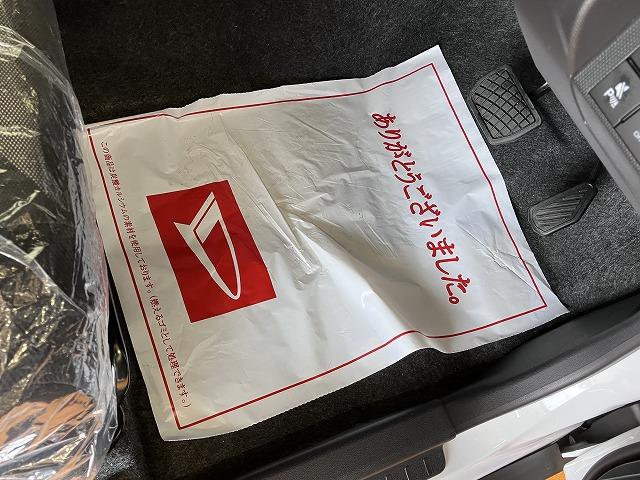 タフト Ｘ　サポカーＳワイド適合　スカイフィールトップ　Ｂカメラ　ステアリングスイッチ　オートエアコン　電動パーキングブレーキ　Ｐスタート　コーナーセンサー　アイドリングストップ　オートハイビーム　キーフリー（23枚目）