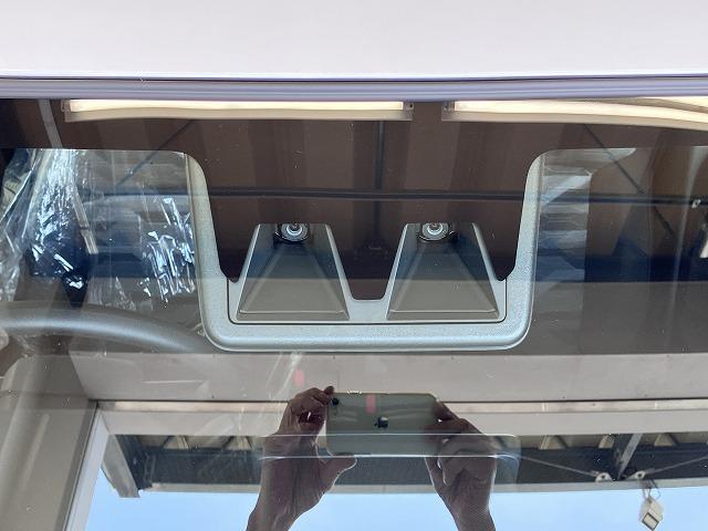 タフト Ｘ　サポカーＳワイド適合　スカイフィールトップ　Ｂカメラ　ステアリングスイッチ　オートエアコン　電動パーキングブレーキ　Ｐスタート　コーナーセンサー　アイドリングストップ　オートハイビーム　キーフリー（25枚目）