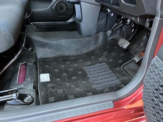 ムーヴ カスタム　Ｘ　ＳＡ　スマアシ　Ｂカメラ　ステアリングスイッチ　オートエアコン　ＵＳＢ接続端子　Ｐスタート　エコアイドル　横滑り防止機能　誤発進抑制機能　キーフリー（22枚目）