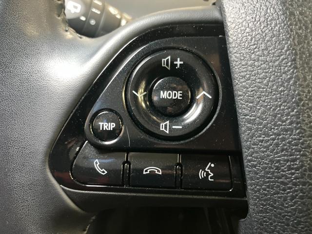 プリウス Ｓツーリングセレクション　ハイブリッド車　衝突被害軽減ブレーキシステム　ドラレコ　クルーズコントロール　ステアリングスイッチ　Ｐスタート　オートハイビーム　シートヒーター　ＥＴＣ　キーフリー（18枚目）