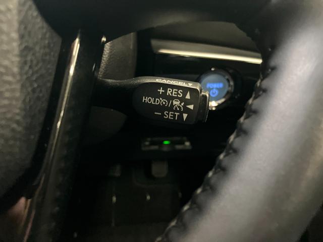 プリウス Ｓツーリングセレクション　ハイブリッド車　衝突被害軽減ブレーキシステム　ドラレコ　クルーズコントロール　ステアリングスイッチ　Ｐスタート　オートハイビーム　シートヒーター　ＥＴＣ　キーフリー（20枚目）