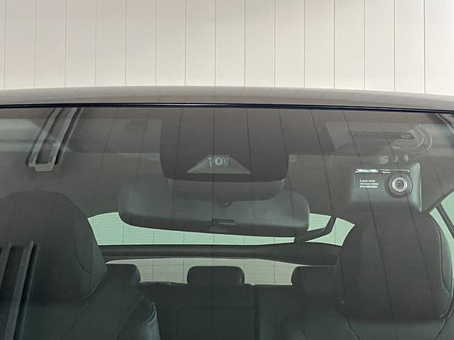 プリウス Ｓツーリングセレクション　ハイブリッド車　衝突被害軽減ブレーキシステム　ドラレコ　クルーズコントロール　ステアリングスイッチ　Ｐスタート　オートハイビーム　シートヒーター　ＥＴＣ　キーフリー（28枚目）