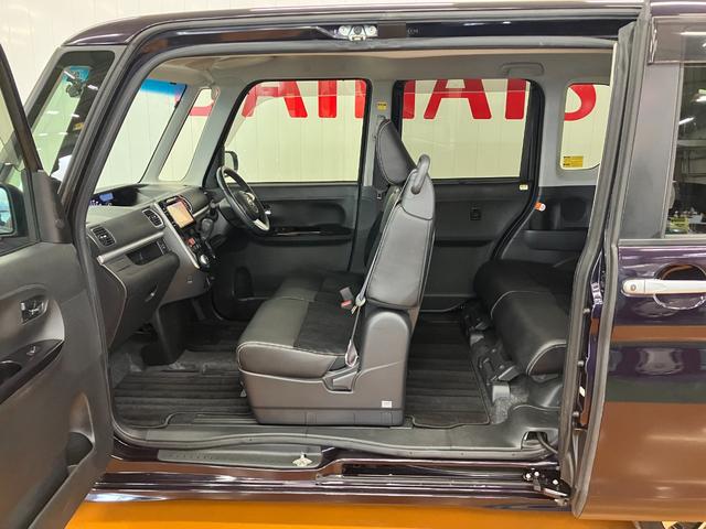 タント カスタムＲＳ　トップエディションＳＡＩＩＩ　サポカーＳワイド適合　ドラレコ　ミラクルウォークスルー　ミラクルオープンドア　ＵＳＢ接続端子　ステアリングスイッチ　両側オートスライドドア　Ｐスタート　運転席シートヒーター　キーフリー（11枚目）