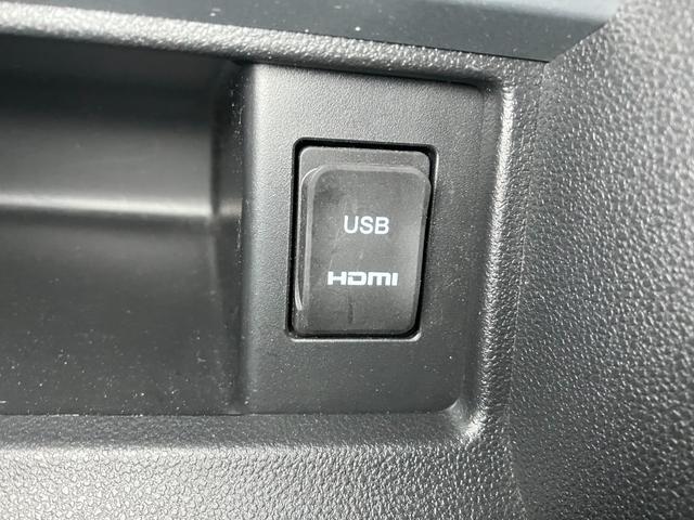 タント カスタムＲＳ　トップエディションＳＡＩＩＩ　サポカーＳワイド適合　ドラレコ　ミラクルウォークスルー　ミラクルオープンドア　ＵＳＢ接続端子　ステアリングスイッチ　両側オートスライドドア　Ｐスタート　運転席シートヒーター　キーフリー（18枚目）