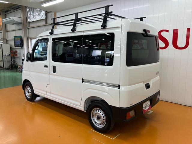 ハイゼットカーゴ ＤＸ　サポカーＳワイド適合　ルーフキャリア　ラジオ　エアコン　アクセサリーソケット　コーナーセンサー　アイドリングストップ　光軸調整ダイヤル　横滑り防止機能　誤発進抑制機能　パワーウインドウ　キーレス（6枚目）