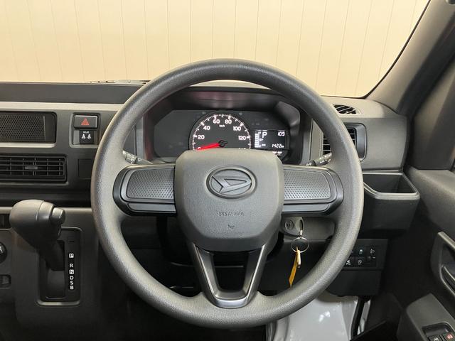 ハイゼットカーゴ ＤＸ　サポカーＳワイド適合　ルーフキャリア　ラジオ　エアコン　アクセサリーソケット　コーナーセンサー　アイドリングストップ　光軸調整ダイヤル　横滑り防止機能　誤発進抑制機能　パワーウインドウ　キーレス（14枚目）