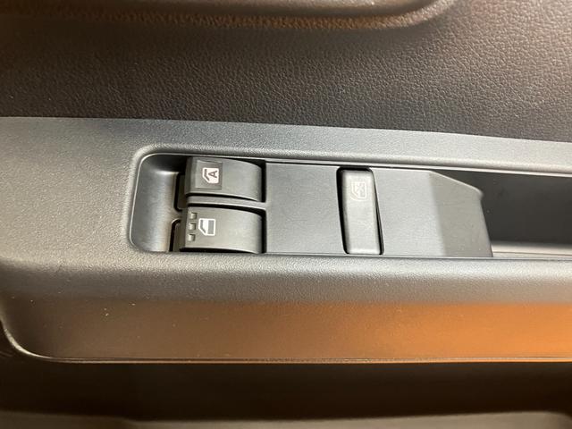 ハイゼットカーゴ ＤＸ　サポカーＳワイド適合　ルーフキャリア　ラジオ　エアコン　アクセサリーソケット　コーナーセンサー　アイドリングストップ　光軸調整ダイヤル　横滑り防止機能　誤発進抑制機能　パワーウインドウ　キーレス（17枚目）