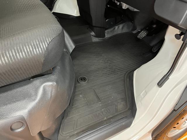 ハイゼットカーゴ ＤＸ　サポカーＳワイド適合　ルーフキャリア　ラジオ　エアコン　アクセサリーソケット　コーナーセンサー　アイドリングストップ　光軸調整ダイヤル　横滑り防止機能　誤発進抑制機能　パワーウインドウ　キーレス（20枚目）