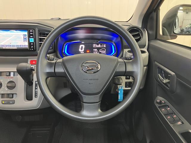 ミライース Ｘ　ＳＡＩＩＩ　サポカーＳワイド適合　エアコン　Ｂカメラ　コーナーセンサー　光軸調整ダイヤル　オートハイビーム　アイドリングストップ　横滑り防止機能　誤発進抑制機能　電動格納ミラー　パワーウインドウ　キーレス（13枚目）