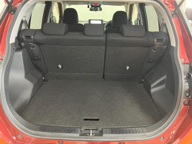 簡単な荷物が載せられるトランクルーム