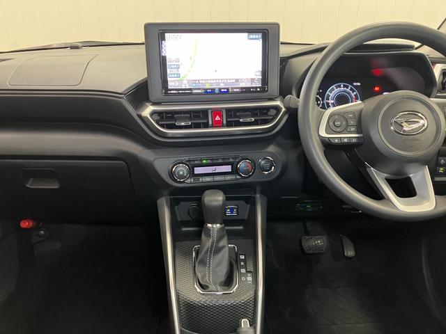 ナビ、オートエアコン付