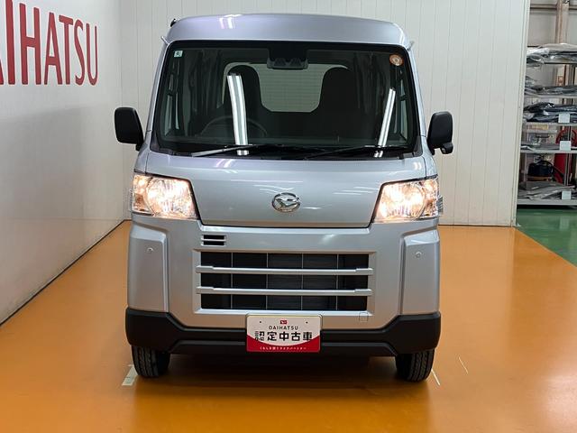 ハイゼットカーゴ ＤＸ　サポカーＳワイド適合　ラジオ　エアコン　アクセサリーソケット　コーナーセンサー　アイドリングストップ　光軸調整ダイヤル　横滑り防止機能　誤発進抑制機能　パワーウインドウ　キーレス（4枚目）