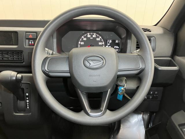 ハイゼットカーゴ ＤＸ　サポカーＳワイド適合　ラジオ　エアコン　アクセサリーソケット　コーナーセンサー　アイドリングストップ　光軸調整ダイヤル　横滑り防止機能　誤発進抑制機能　パワーウインドウ　キーレス（14枚目）