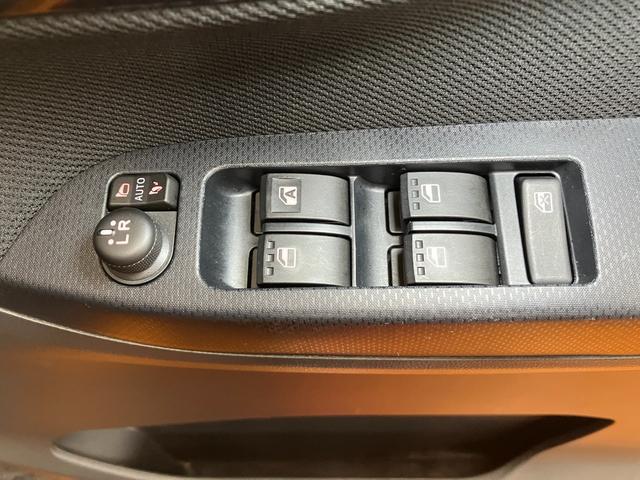 ムーヴ カスタム　ＸリミテッドＩＩ　ＳＡＩＩＩ　サポカーＳワイド適合　ドラレコ　ステアリングスイッチ　パノラマモニター対応　Ｐスタート　運転席シートヒーター　アイドリングストップ　横滑り防止機能　誤発進抑制機能　オートハイビーム　キーフリー（19枚目）