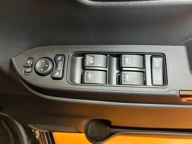 タント カスタムＲＳ　サポカーＳワイド適合　ミラクルオープンドア　両側オートスライドドア　電動パーキングブレーキ　ステアリングスイッチ　シートヒーター　オートエアコン　コーナーセンサー　キーフリー（20枚目）