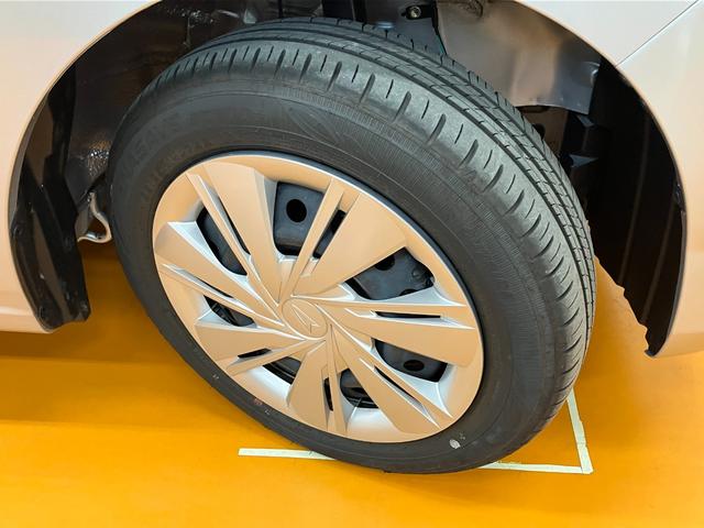 ミライース Ｘ　ＳＡＩＩＩ　サポカーＳワイド適合　エアコン　Ｂカメラ　コーナーセンサー　光軸調整ダイヤル　オートハイビーム　アイドリングストップ　横滑り防止機能　誤発進抑制機能　電動格納ミラー　パワーウインドウ　キーレス（23枚目）