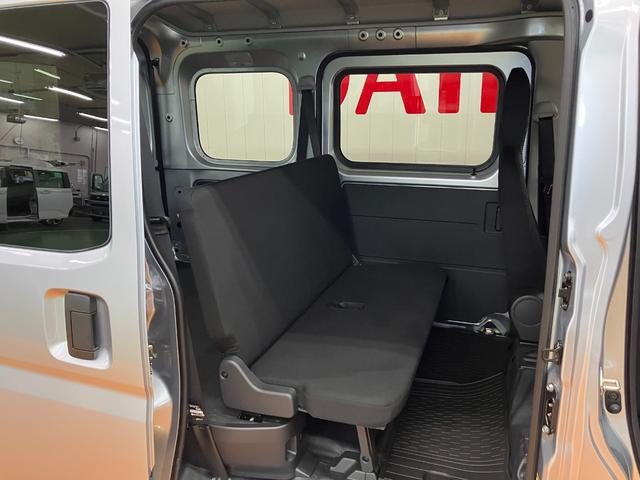 ハイゼットカーゴ ＤＸ　サポカーＳワイド適合　ラジオ　エアコン　アクセサリーソケット　コーナーセンサー　アイドリングストップ　光軸調整ダイヤル　横滑り防止機能　誤発進抑制機能　パワーウインドウ　キーレス（19枚目）