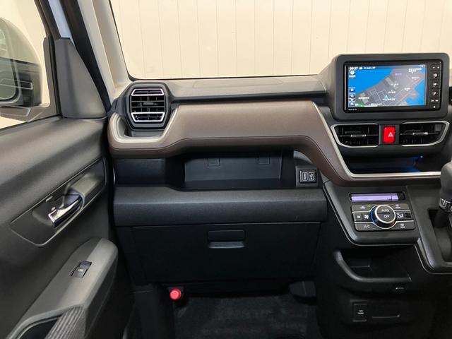 ムーヴ ＲＳ　サポカーＳワイド適合　両側オートスライドドア　全車速追従機能付ＡＣＣ　ステアリングスイッチ　電動パーキングブレーキ　Ｐスタート　コーナーセンサー　ＵＳＢ接続端子　キーフリー（11枚目）