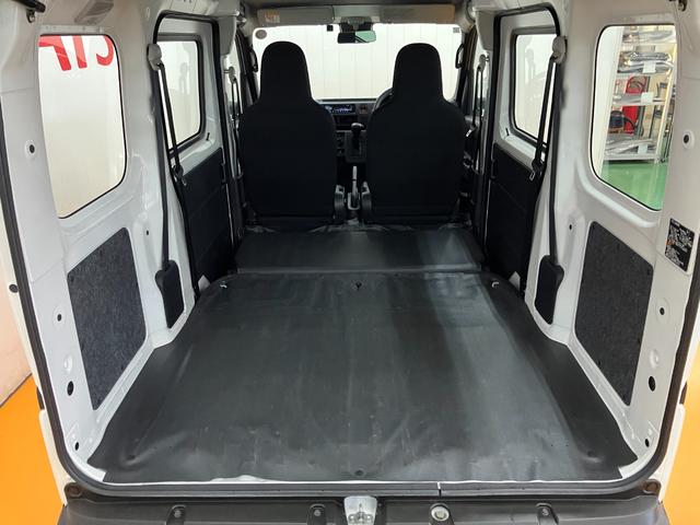 ハイゼットカーゴ スペシャルクリーン サポカーSワイド適合 オーディオ エアコン アクセサリーソケット コーナーセンサー ETC アイドリングストップ 光軸調整ダイヤル 横滑り防止機能 誤発進抑制機能 パワーウインドウ(11枚目)