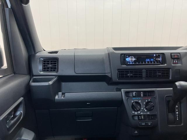 ハイゼットカーゴ スペシャルクリーン サポカーSワイド適合 オーディオ エアコン アクセサリーソケット コーナーセンサー ETC アイドリングストップ 光軸調整ダイヤル 横滑り防止機能 誤発進抑制機能 パワーウインドウ(12枚目)