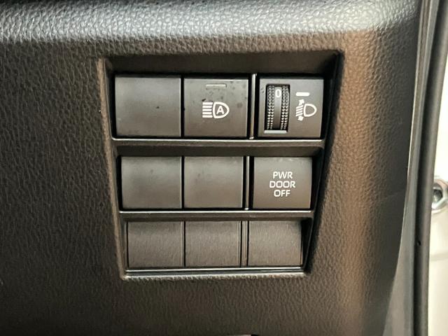 ヴォクシー S-Z 衝突被害軽減ブレーキシステム 3列シート クリアランスソナー レーダークルーズコントロール シートヒーター 電動パーキングブレーキ ダブルエアコン 後席モニター 両側オートスライドドア(17枚目)