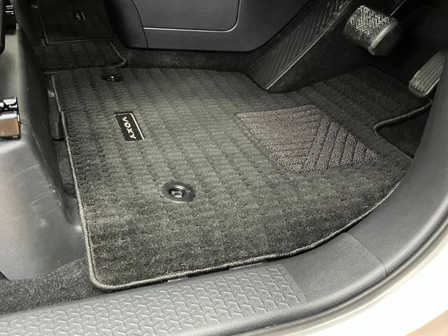 ヴォクシー S-Z 衝突被害軽減ブレーキシステム 3列シート クリアランスソナー レーダークルーズコントロール シートヒーター 電動パーキングブレーキ ダブルエアコン 後席モニター 両側オートスライドドア(33枚目)